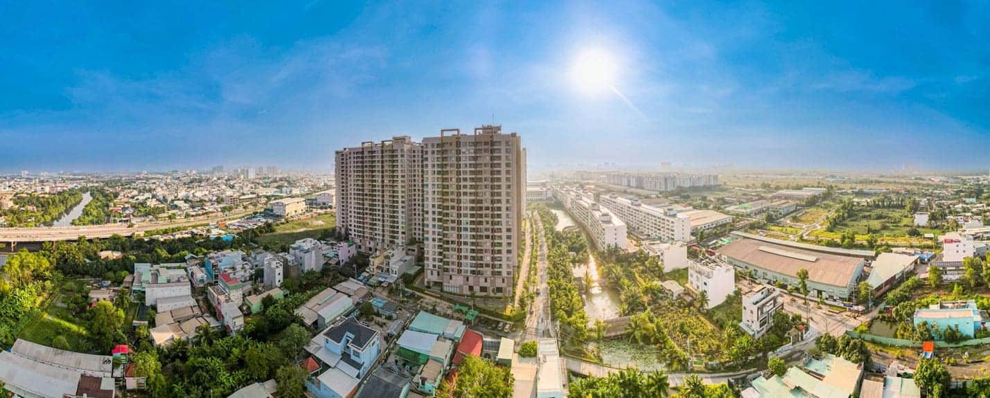 Akari City tọa lạc trên đại lộ Võ Văn Kiệt, thuận tiện di chuyển đến trung tâm quận 1.